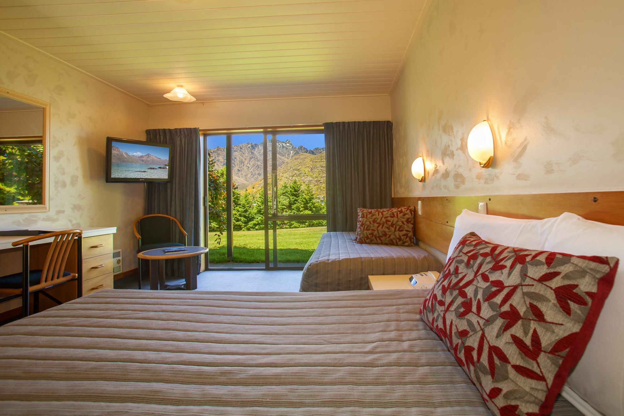 Holiday Inn Queenstown Frankton Road, An Ihg Hotel Экстерьер фото