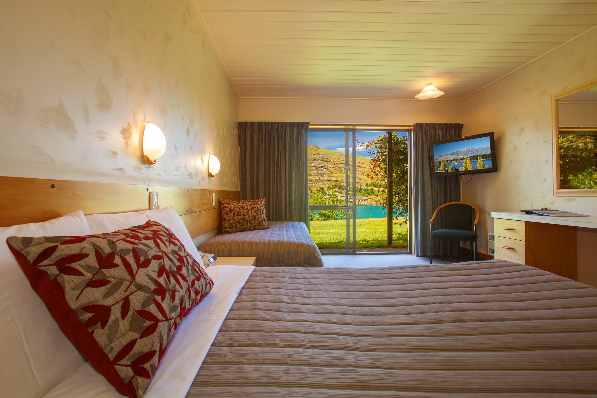 Holiday Inn Queenstown Frankton Road, An Ihg Hotel Экстерьер фото